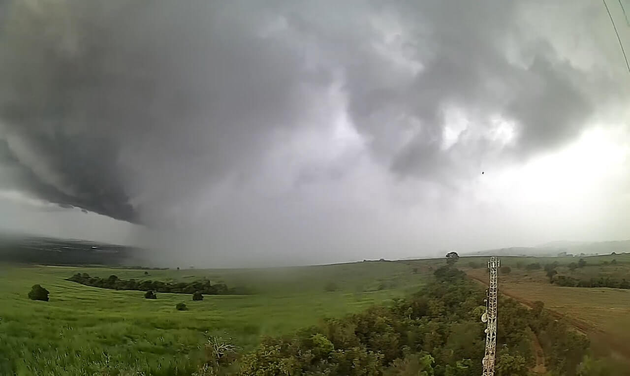 Chuva Intensa E Ventania Em Lagoa Da Prata Mg Veja O V Deo Exclusivo